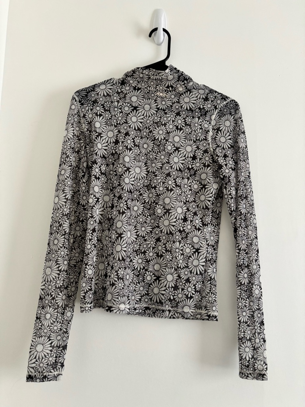 Levi’s Floral Mesh Long-Sleeve Top - Black & White
